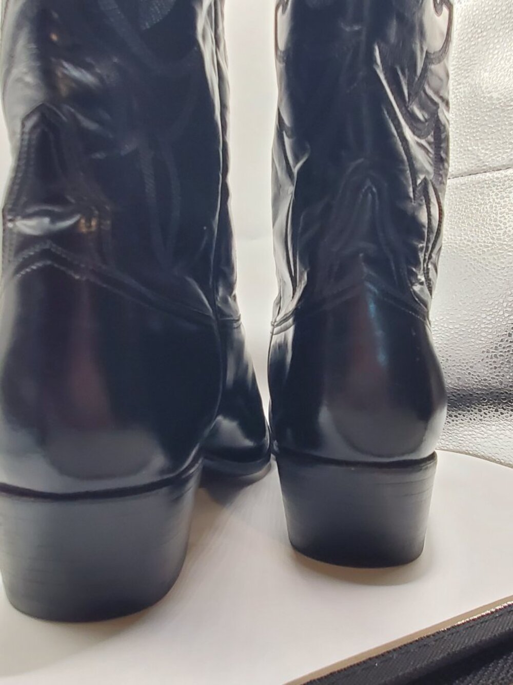 Lucchese Classics Black Cherry Cowboy Boots 10.5D Model 95501 - Picture 6 of 8